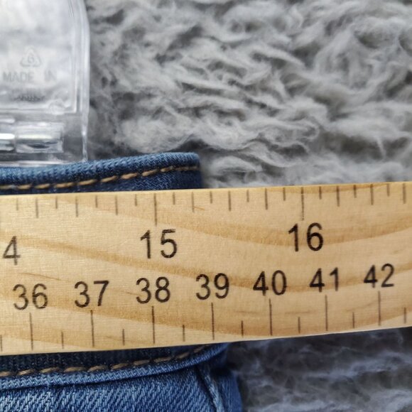 Cato Jeans Womens Size 6 Blue Mid-Rise Distressed Fringe Hem Stretch Cropped - Picture 5 of 12